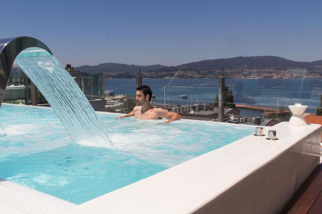 Gran Hotel Nagari Boutique & Spa Виго Екстериор снимка A man in a spa