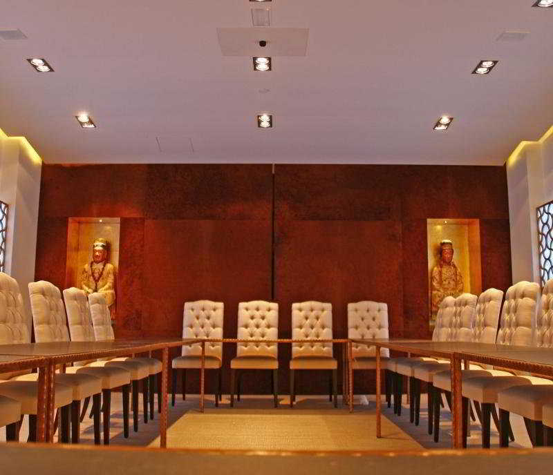 Gran Hotel Nagari Boutique & Spa Виго Екстериор снимка The meeting room of the Supreme Council of the Armed Forces