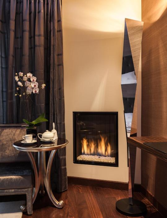 Gran Hotel Nagari Boutique & Spa Виго Екстериор снимка A fireplace