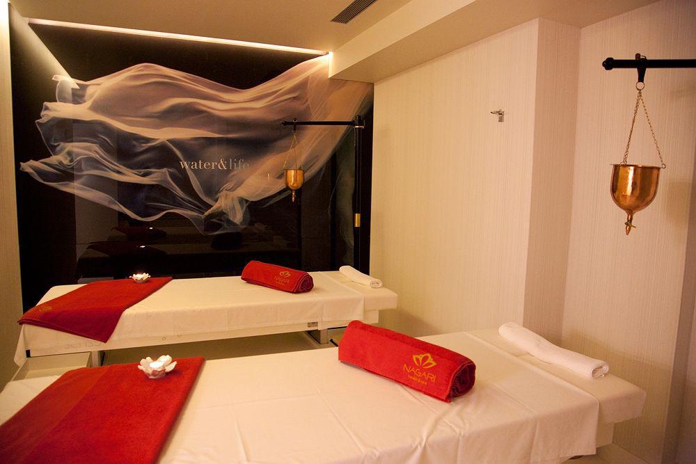 Gran Hotel Nagari Boutique & Spa Виго Екстериор снимка A treatment room at the spa