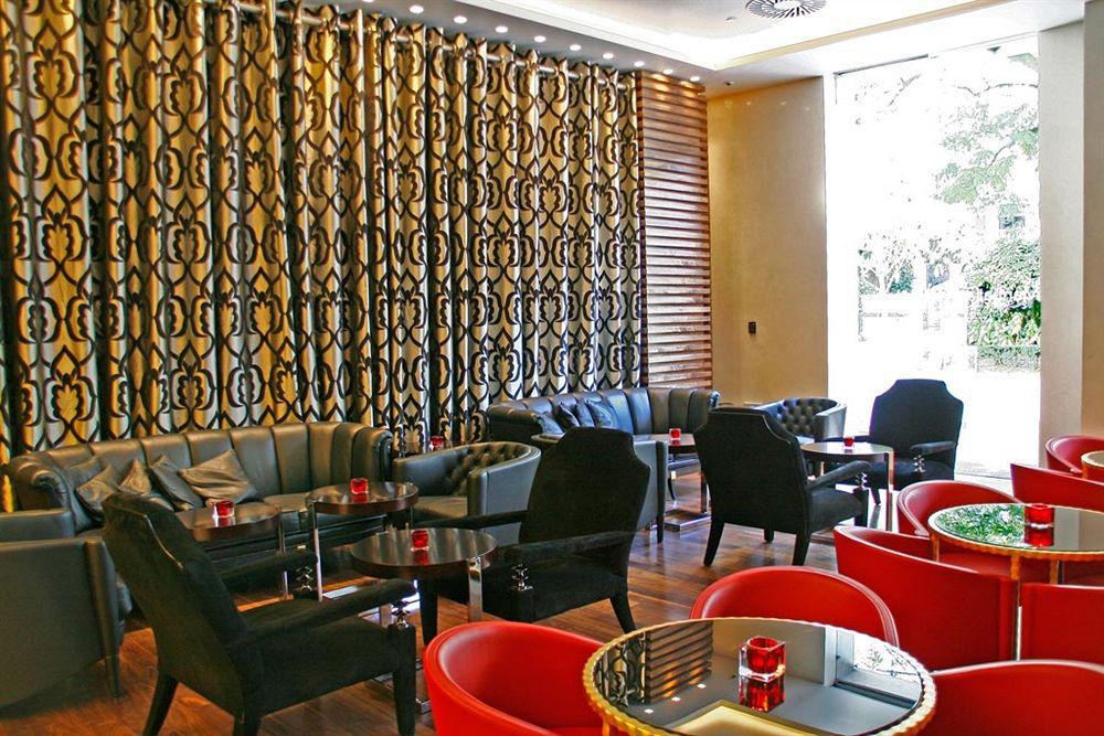 Gran Hotel Nagari Boutique & Spa Виго Ресторант снимка The lobby of the hotel